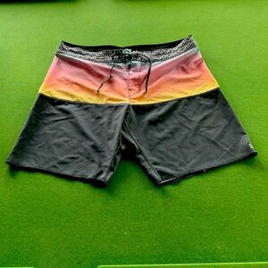 Billabong boardies black and red board shorts bottoms size 36 like new